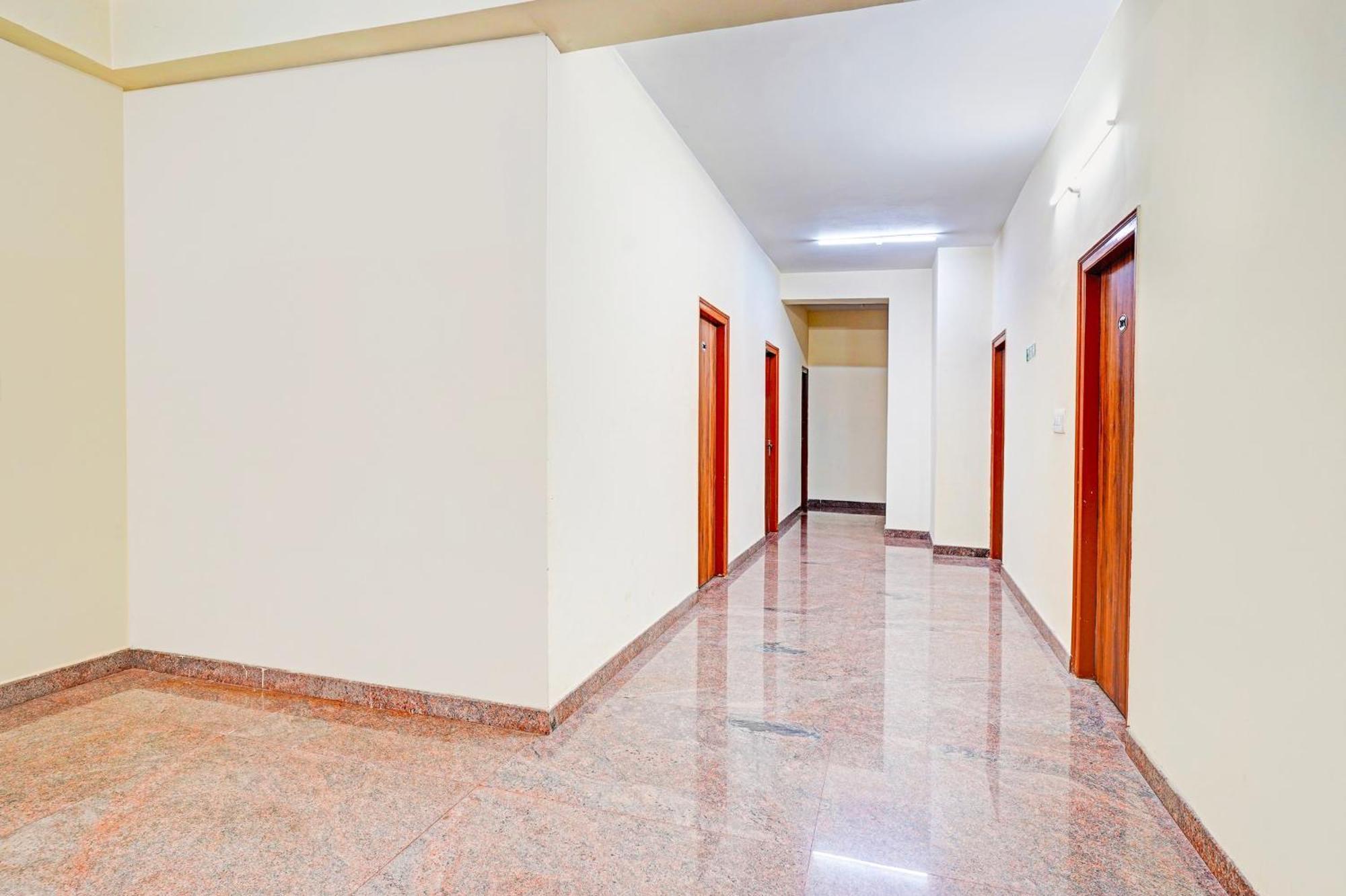 Super Hotel O Srigandhakavalu Formerly Chamundeshwari Lodging Jalahalli Exterior photo